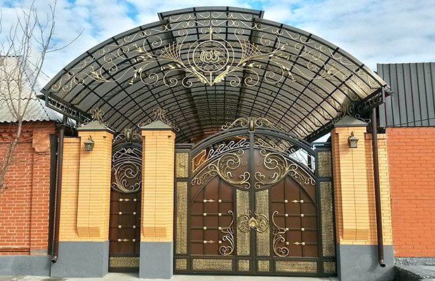 Купить или заказать ворота для дома с навесом - стильные и надежные решения для вашего участка в Борисоглебске от 42862 руб | ВоротМастер-Брс